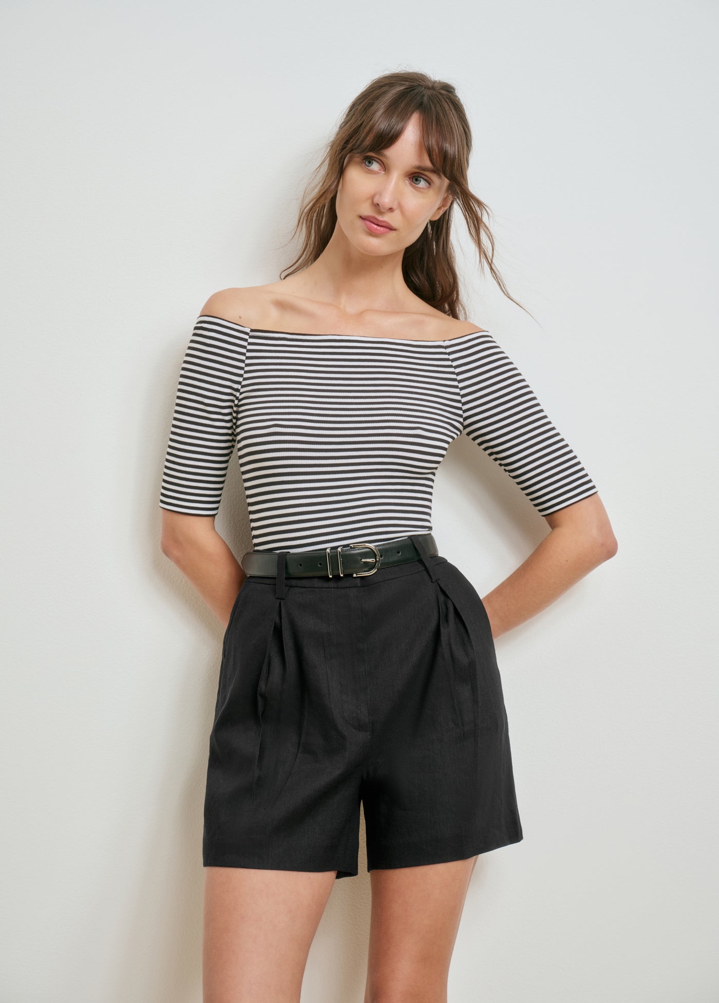 FSR4PL8537-favorite-daughter-the-favorite-short-in-black-1