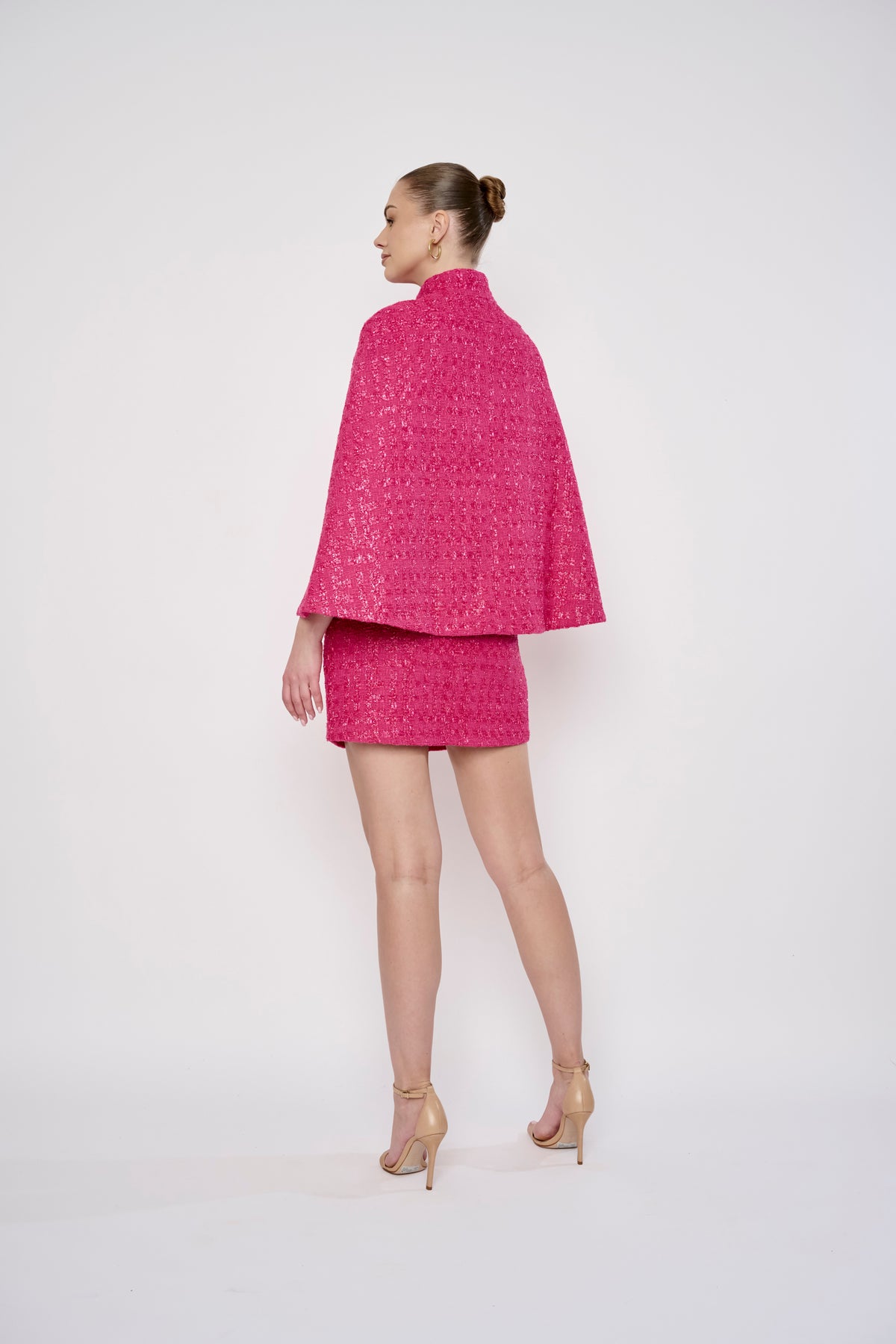 FU7736-flora-bea-misha-cape-in-pink-tweed-1