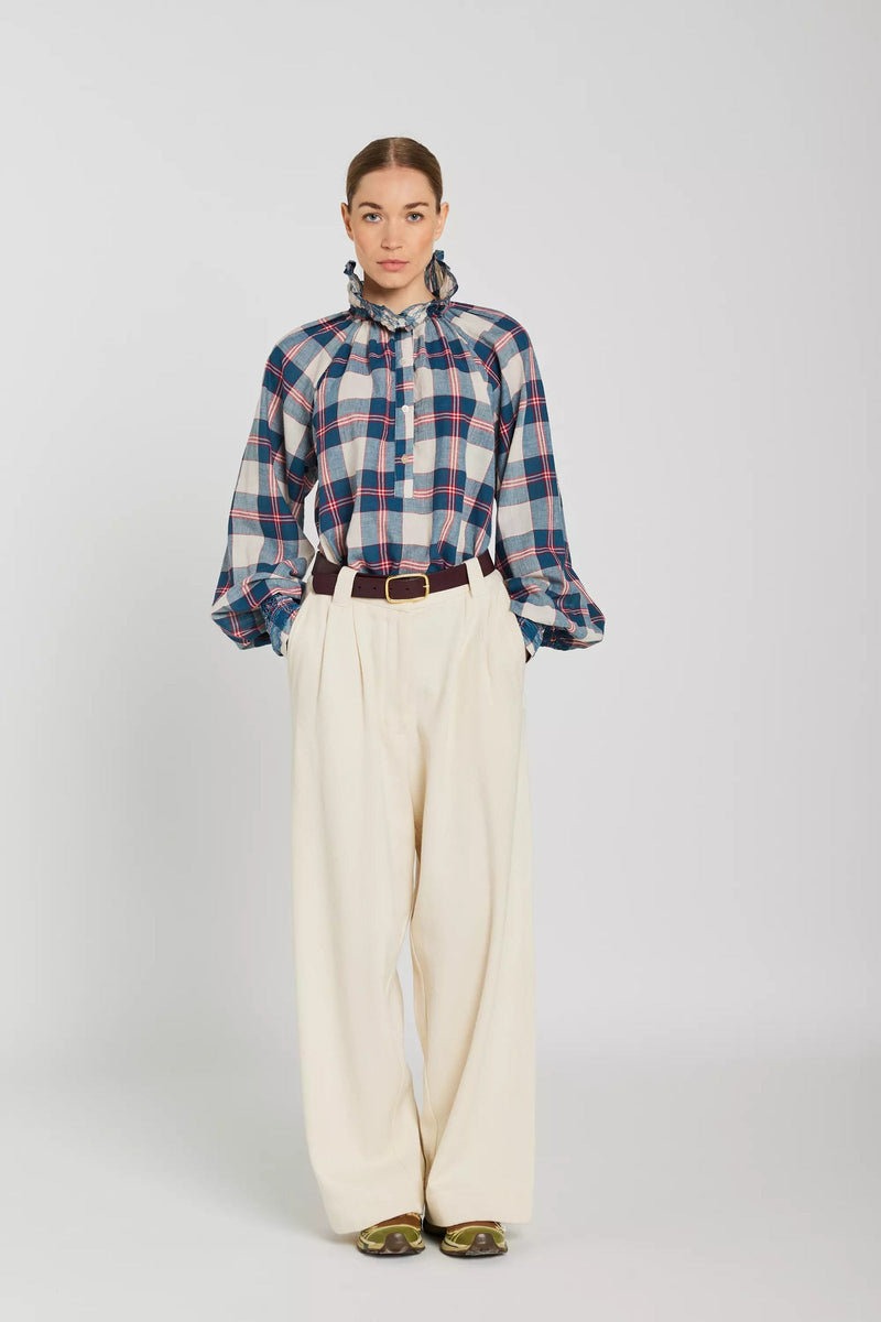 FW25ABRBLO-v-de-vinister-april-tartan-blouse-in-blue-1