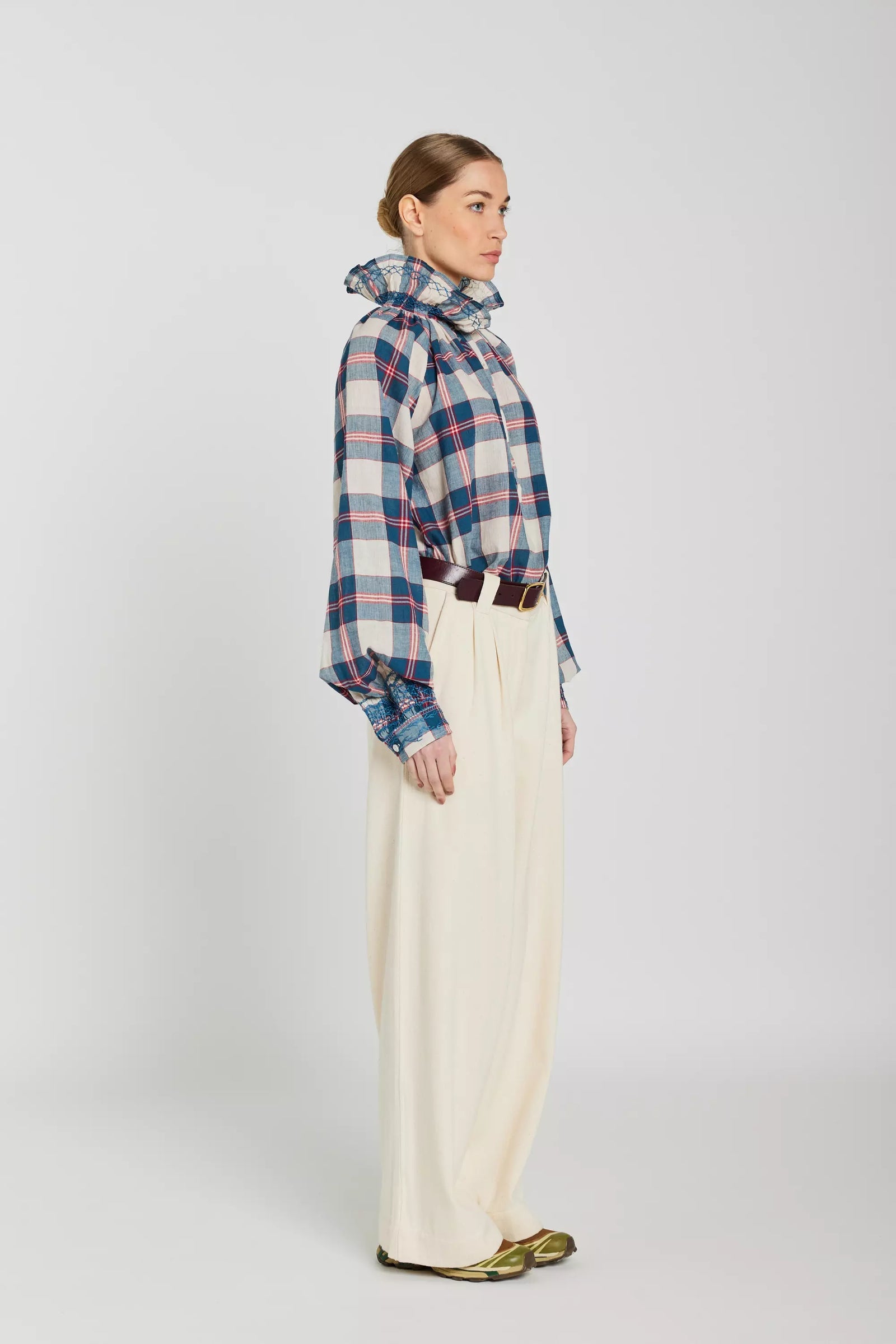 FW25ABRBLO-v-de-vinister-april-tartan-blouse-in-blue-1