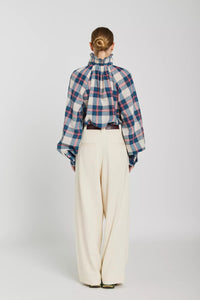 FW25ABRBLO-v-de-vinister-april-tartan-blouse-in-blue-1