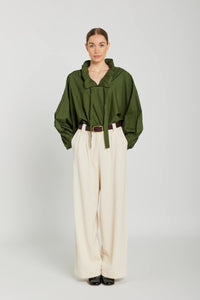 FW25CLABLO-v-de-vinister-clara-blouse-in-olive-1