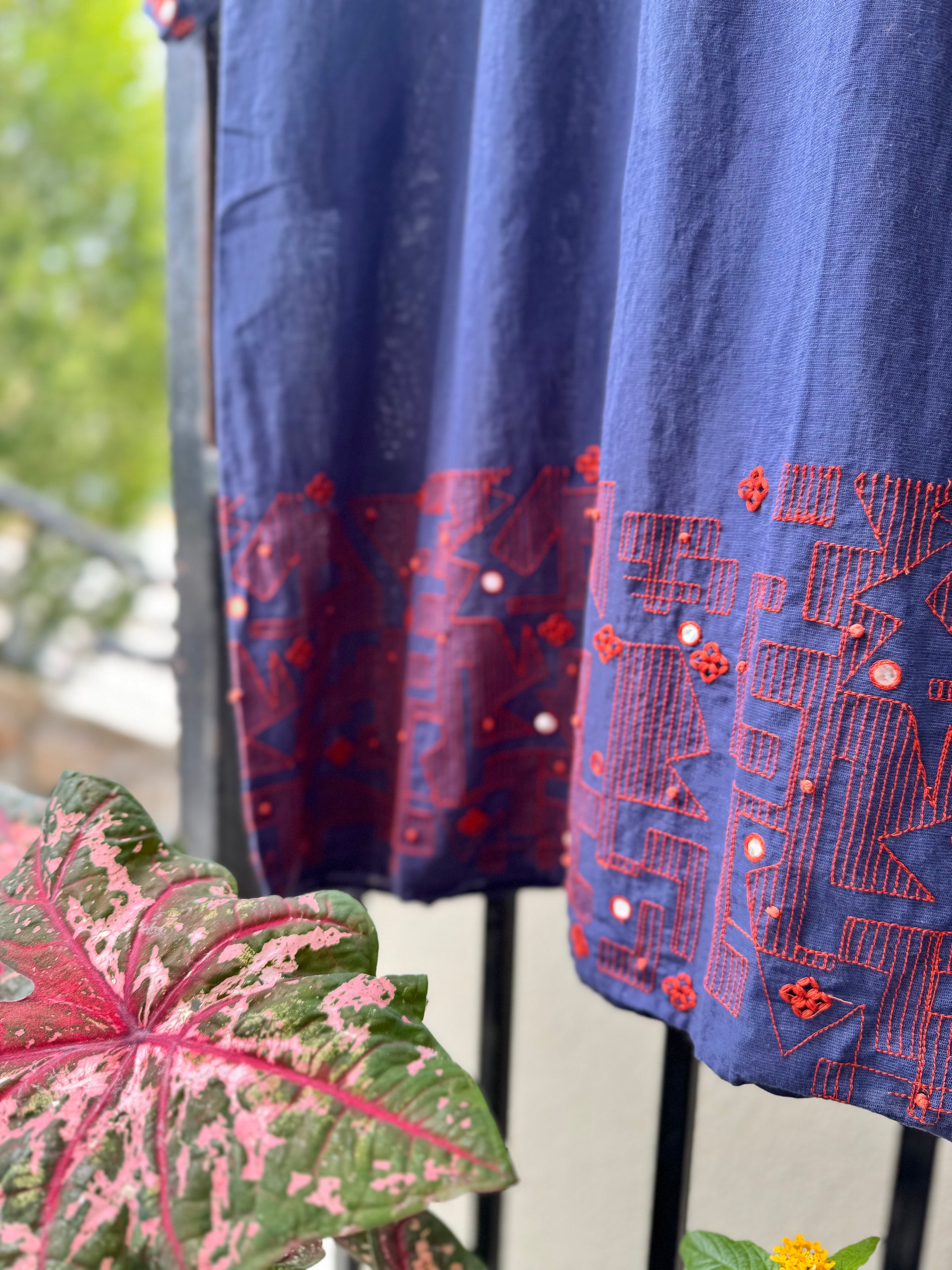 FW25CYLDR-v-de-vinister-cylia-dress-in-indigo-1