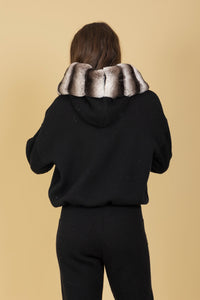 FW25K125A-jessie-liu-hooded-sweater-with-detachable-genuine-fur-trim-in-black-1