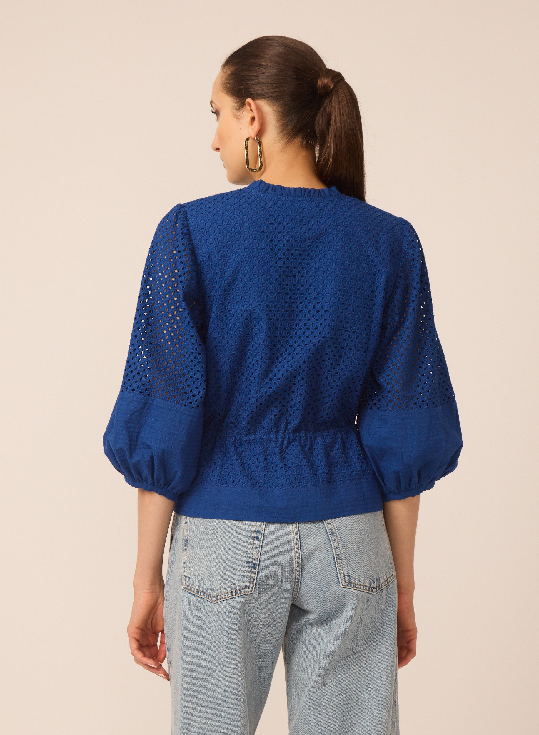GF452CEV-gilner-farrar-iman-blouse-in-blue-eyelet-1
