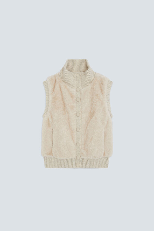 H26C10125-suncoo-paris-doodle-fur-vest-in-creme-1
