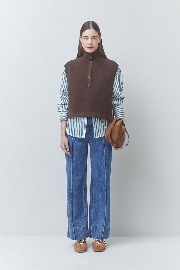 H26M01381-suncoo-paris-pacomi-vest-in-cafe-1