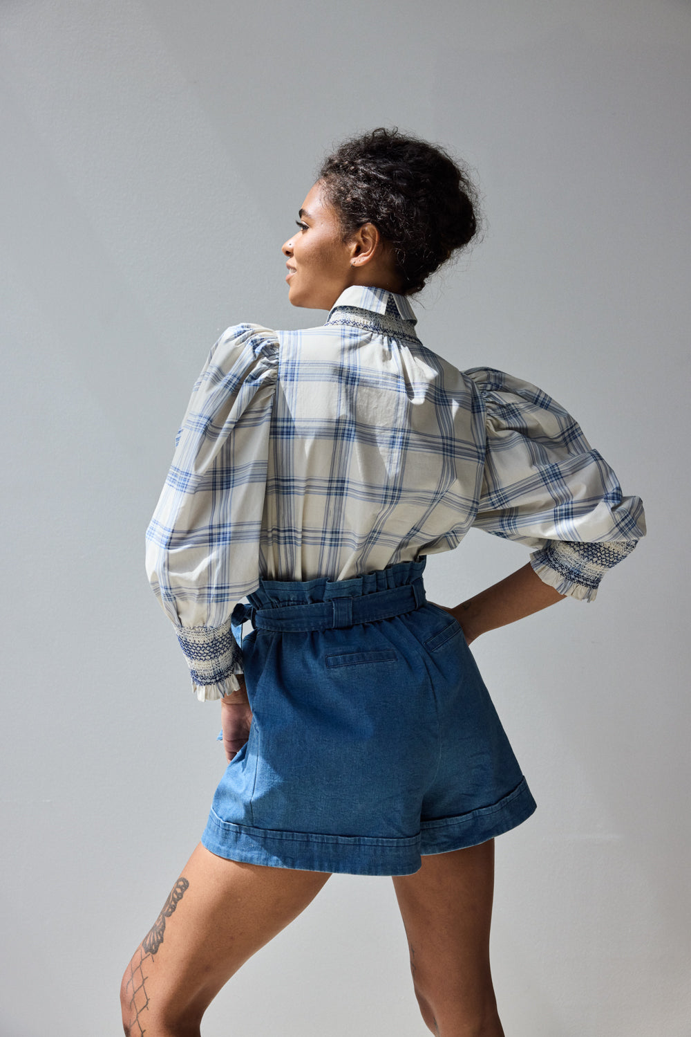 I09522F-hope-for-flowers-smocked-shirt-in-warp-dyed-plaid-1