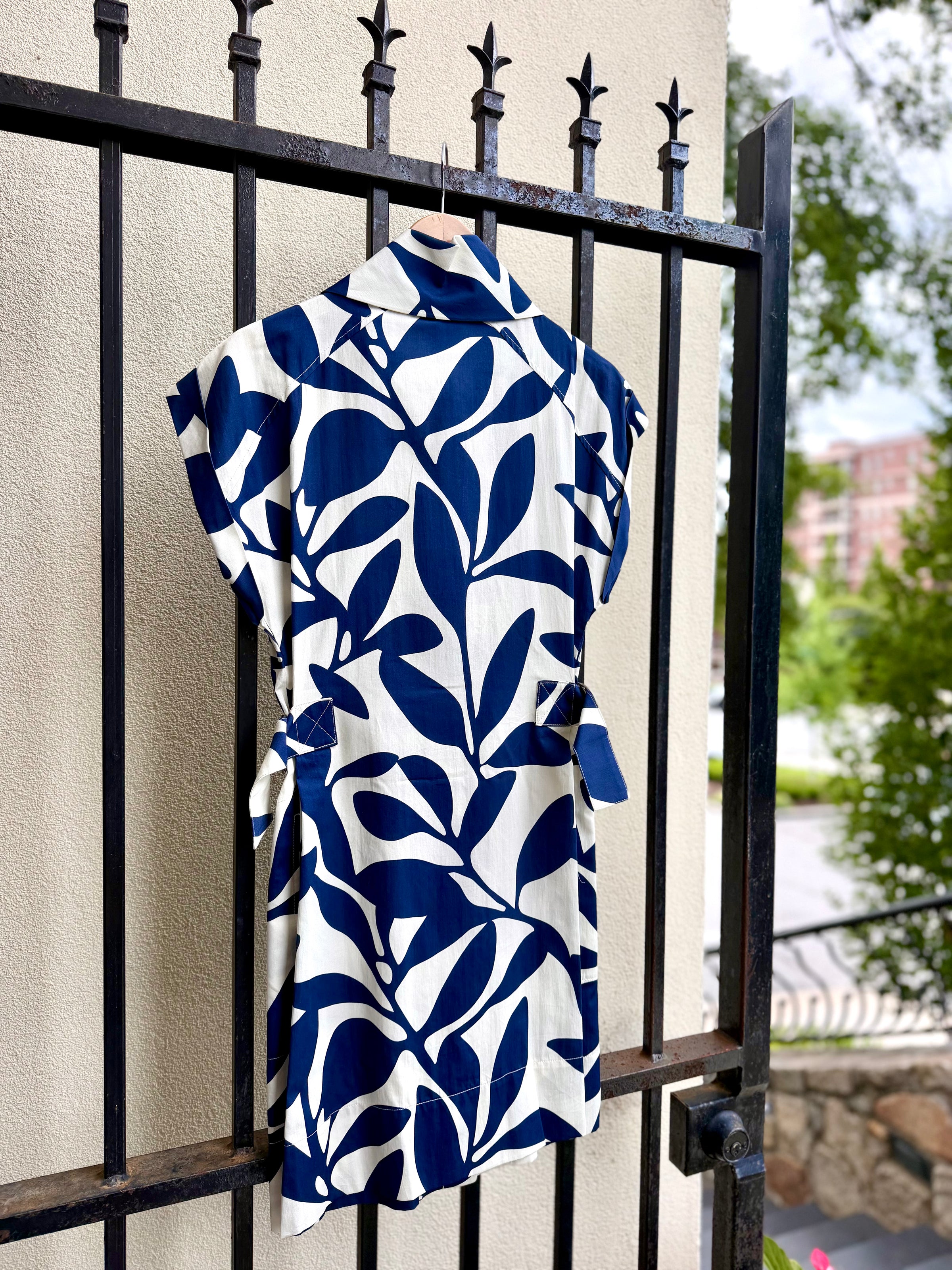 Bari Dress in Natural/Navy