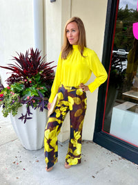 Blurred Print Trousers in Yellow