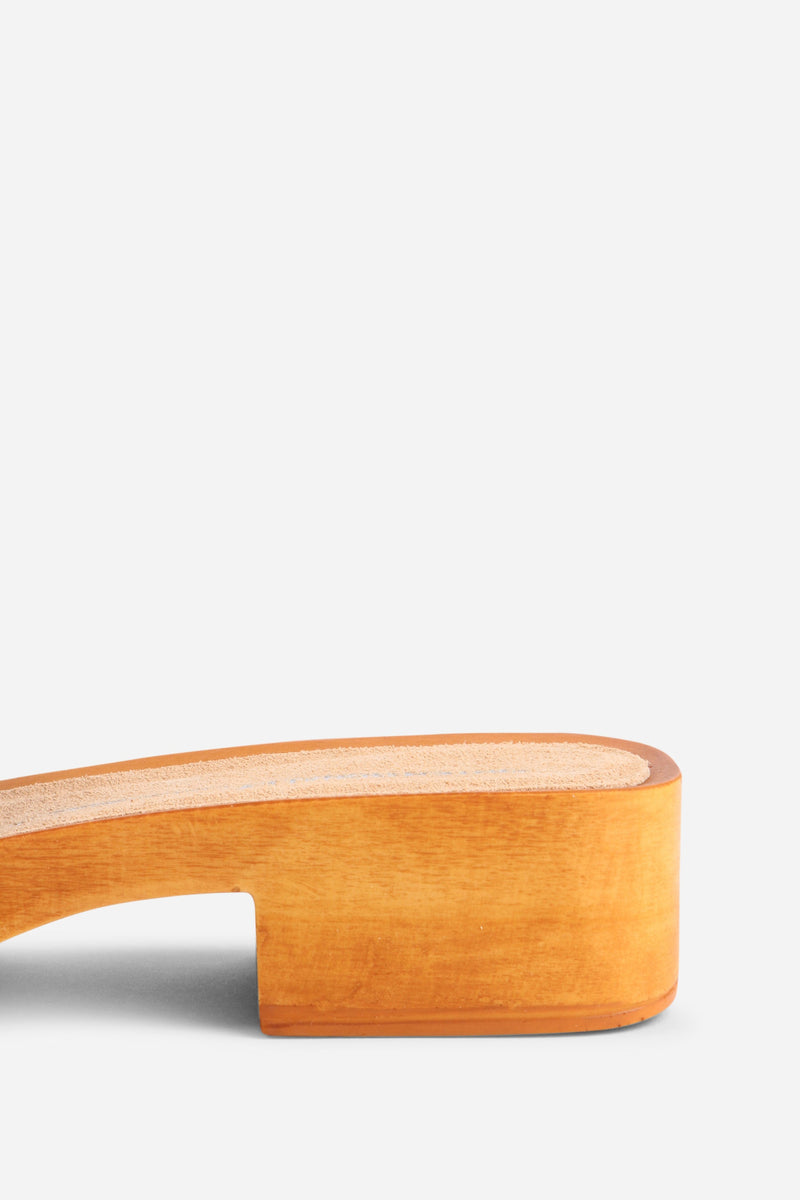 Intentionally Blank Mar Suede Clog in Taupe – Poppy's of Atlanta