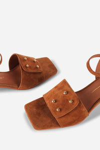 IYF1-1421-intentionally-blank-karizma-block-heel-in-caramel-1