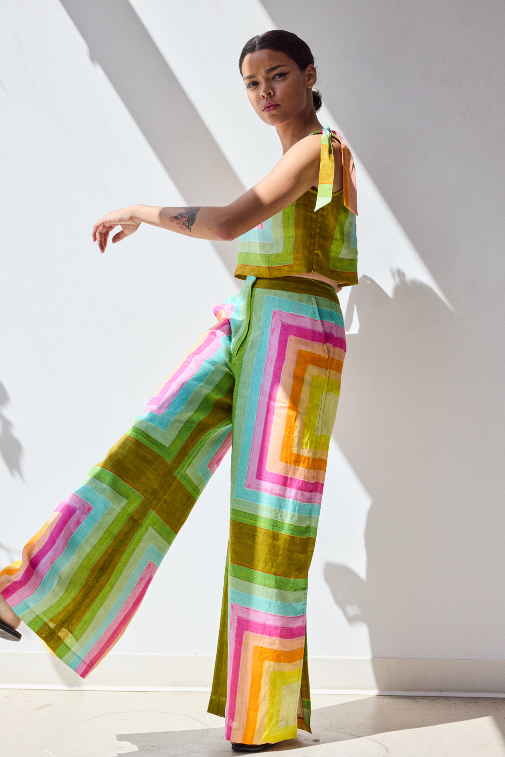 JF2274N-hope-for-flowers-trousers-in-concentric-squares-3