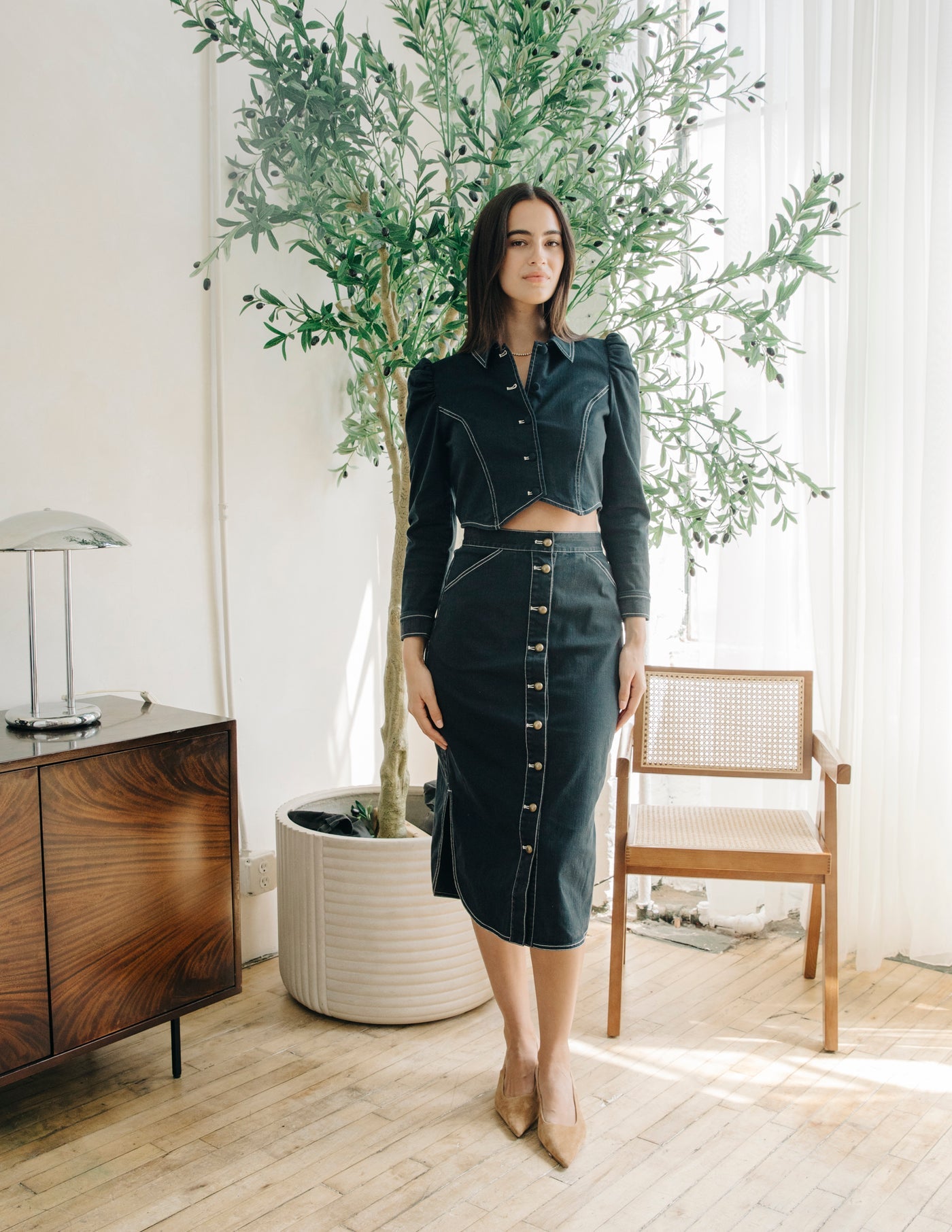 L2508-869-love-the-label-apolline-denim-like-midi-skirt-pagent-blue-1