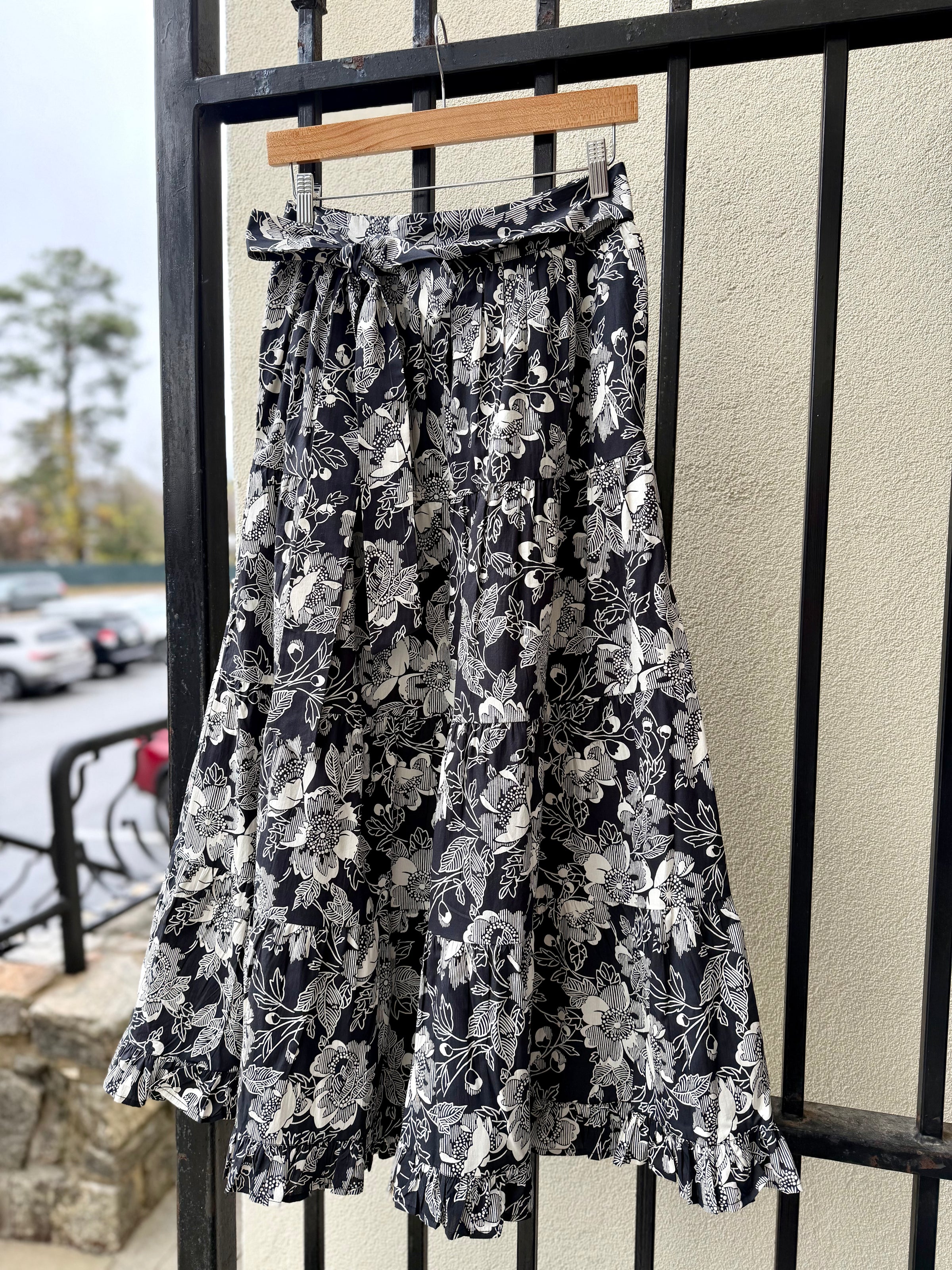 L2511-8514-love-the-label-wanda-skirt-in-moonlit-floral-print-1