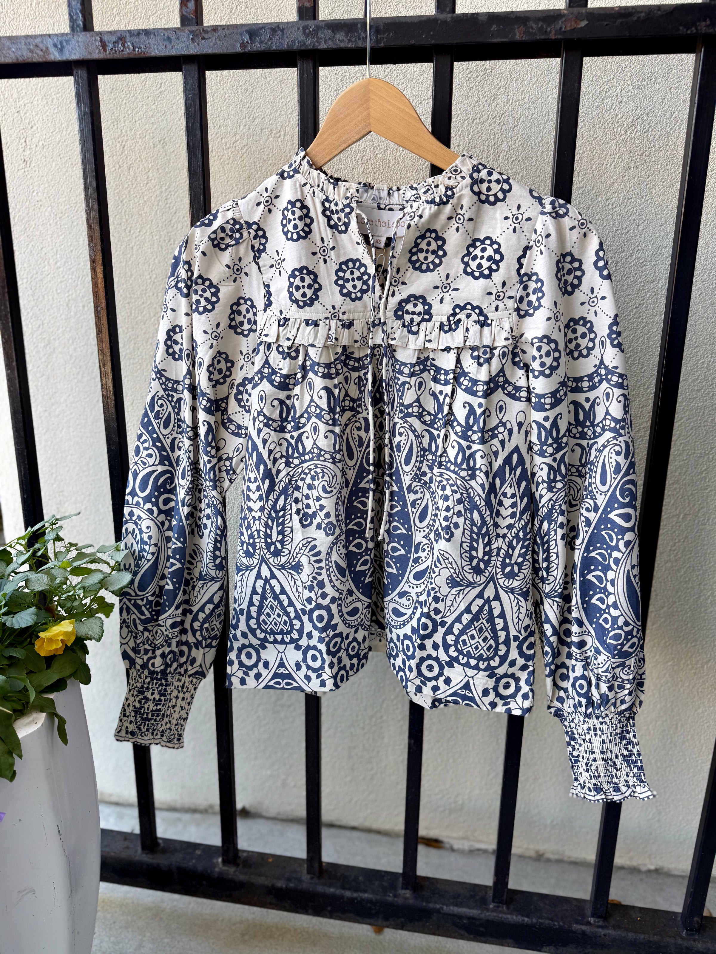 L2512-3333-love-the-label-shanie-top-in-antonina-print-6