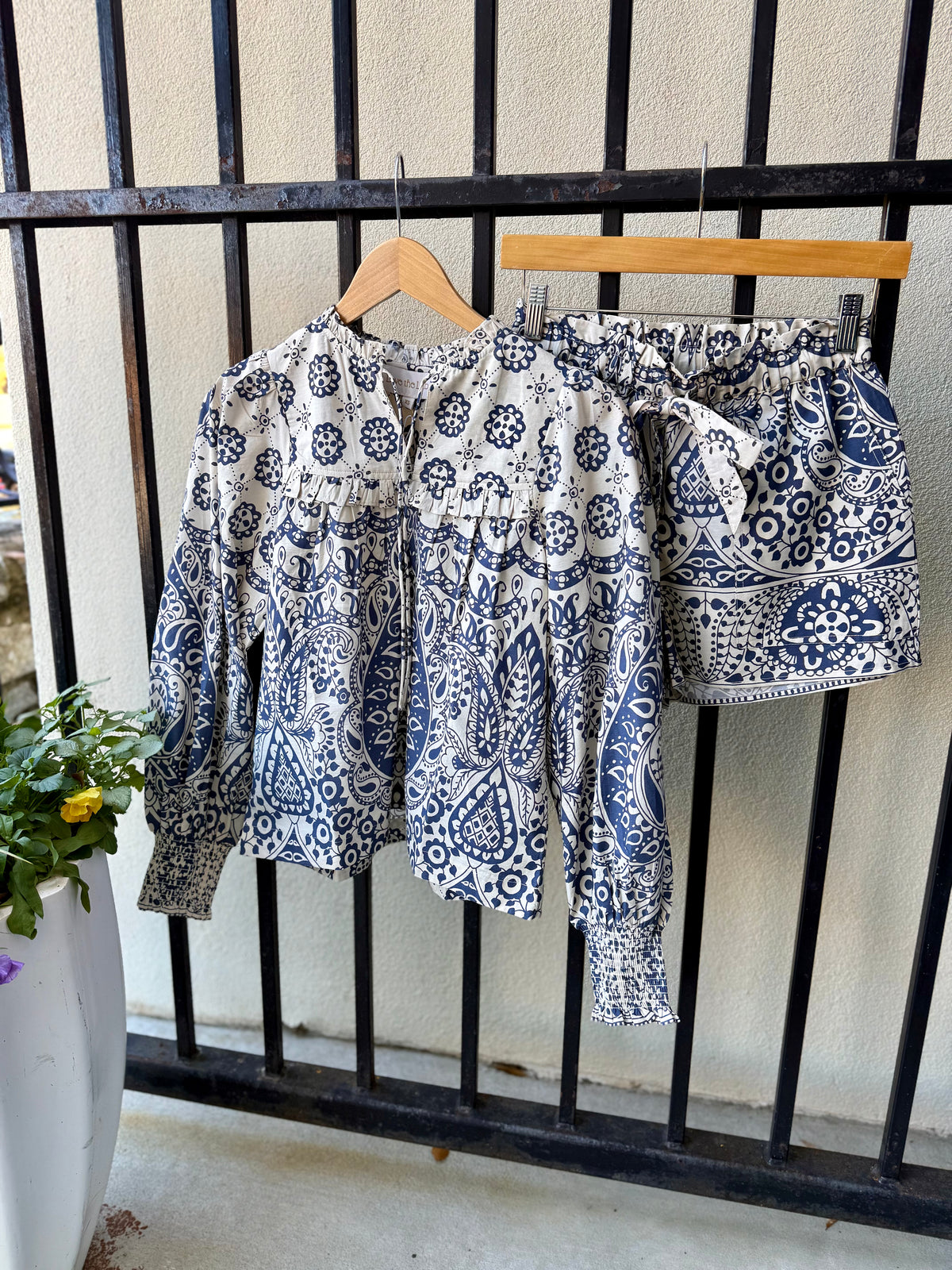 L2512-3333-love-the-label-shanie-top-in-antonina-print-7