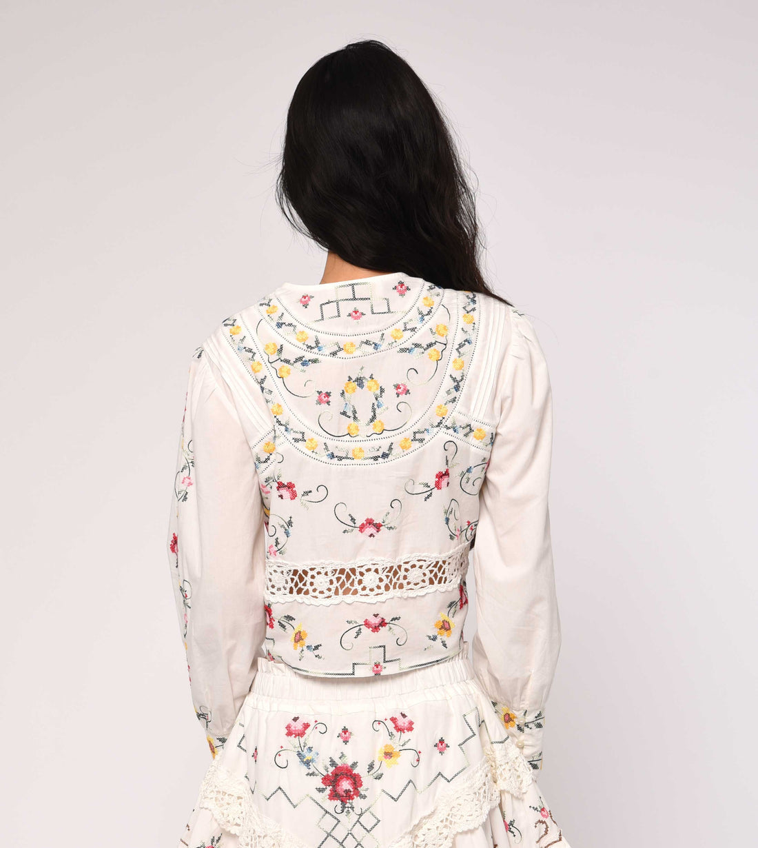 L2603-3405-love-the-label-hallie-top-in-tea-rose-embroidery-1