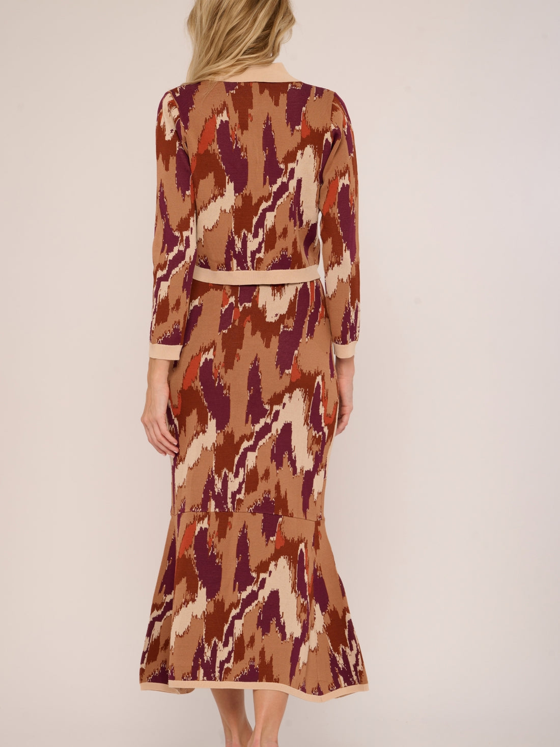 L2608-594-love-the-label-hattie-cardigan-in-amber-brush-print-knit-1