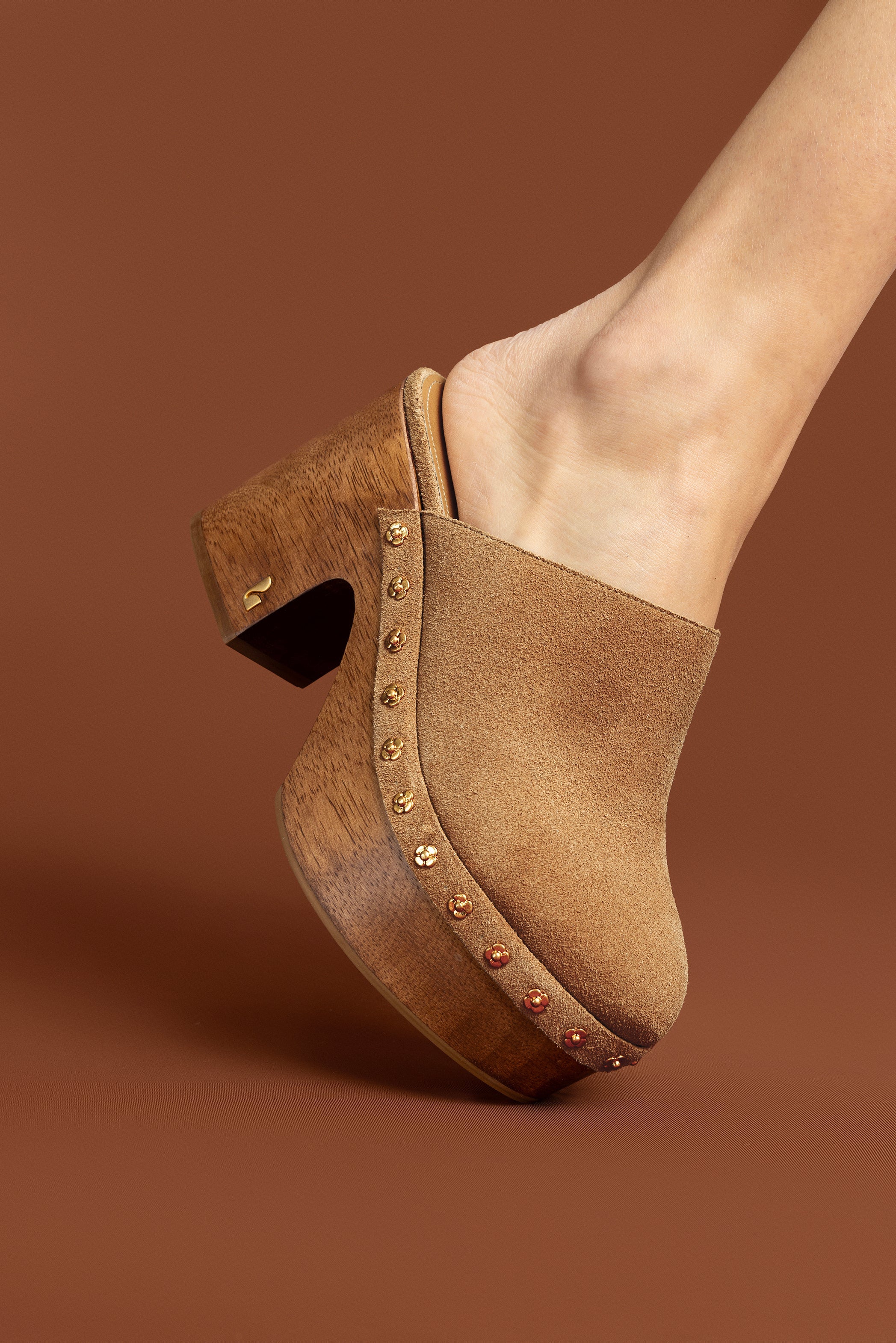 L510-MISO-PEAN-2154-larroude-miso-wooden-platform-clog-peanut-suede-1