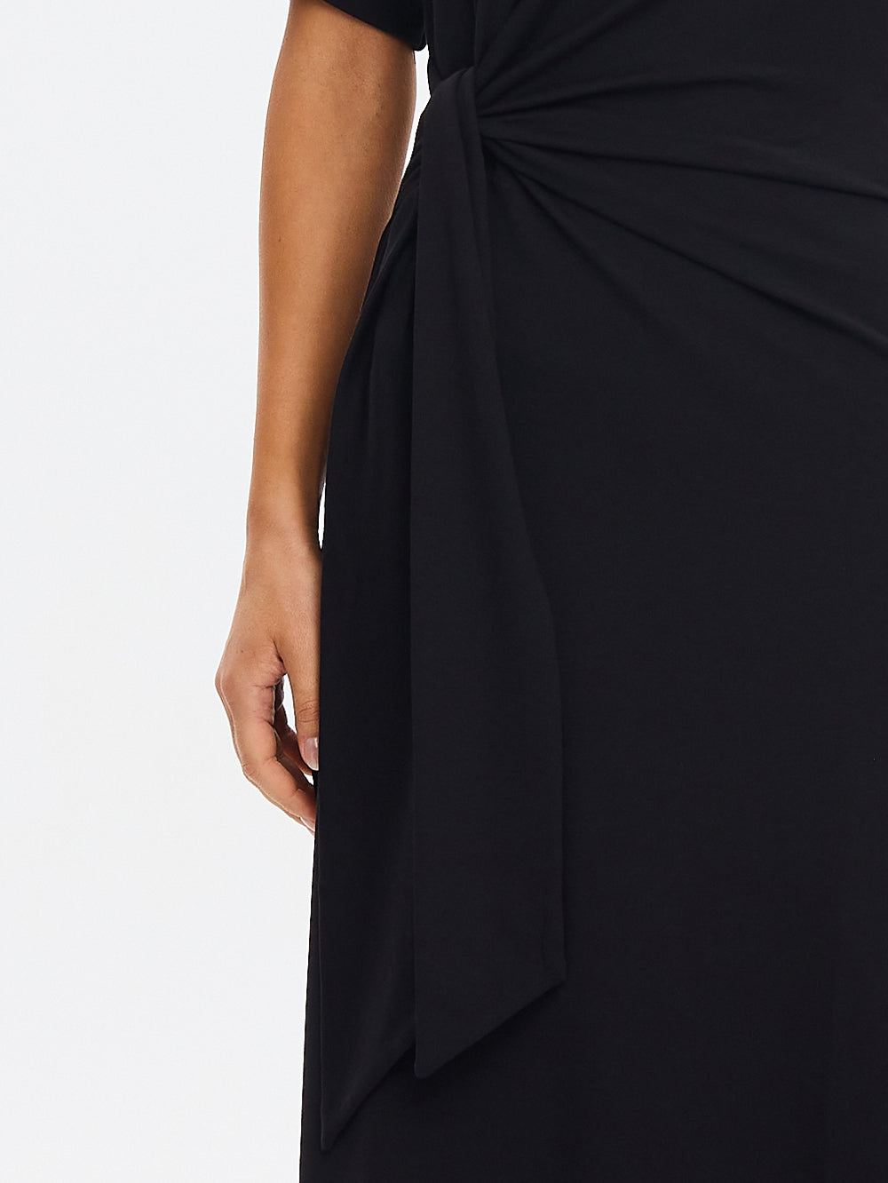 LD372BLK-kivari-erina-maxi-dress-in-black-1