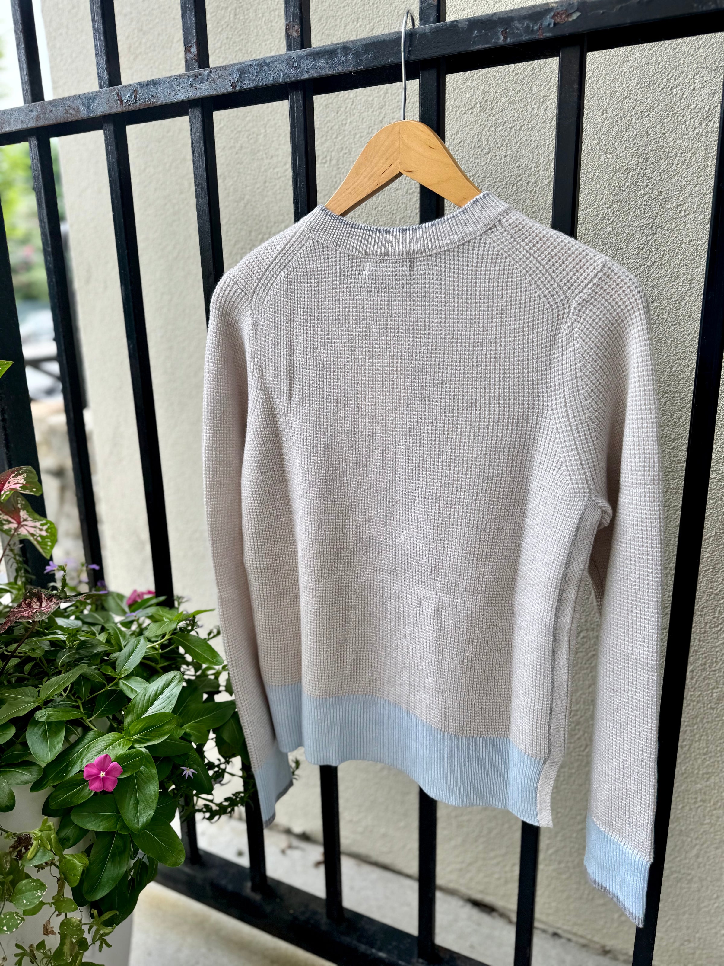 LFSC5-104-kinross-cashmere-thermal-tipped-crew-neck-sweater-in-oat-3