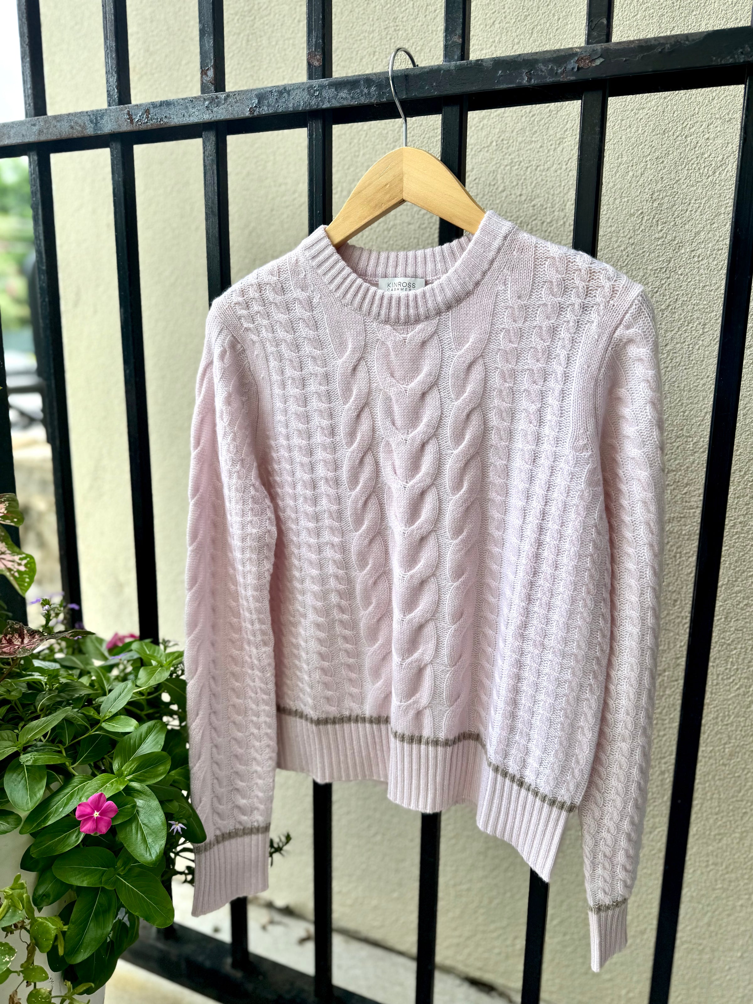 LFSC5-315-kinross-cashmere-plaited-tipped-cable-crew-neck-sweater-in-ballet-multi-1