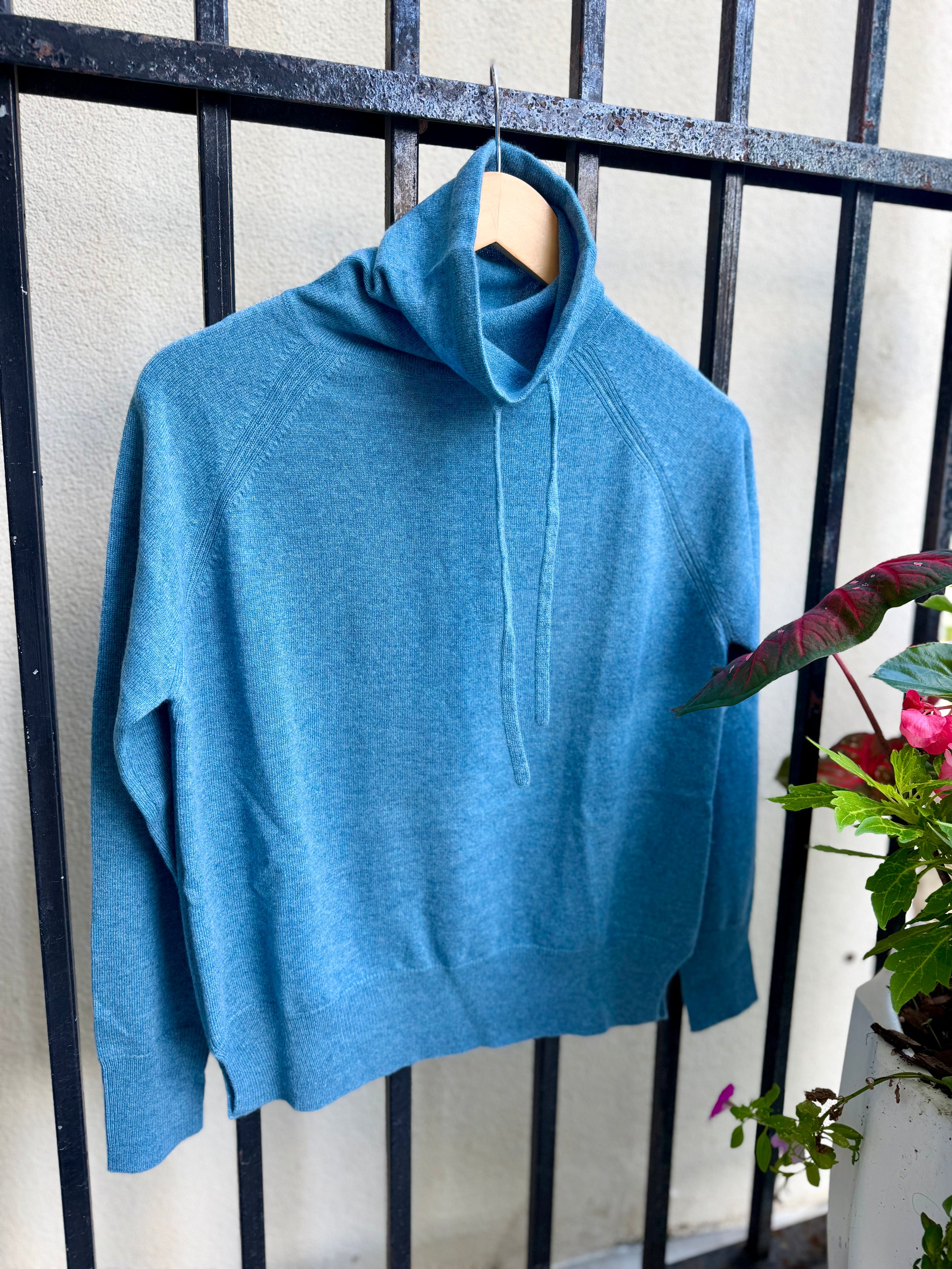 LFSC6-135-kinross-cashmere-drawstring-mock-knit-pullover-in-loch-1