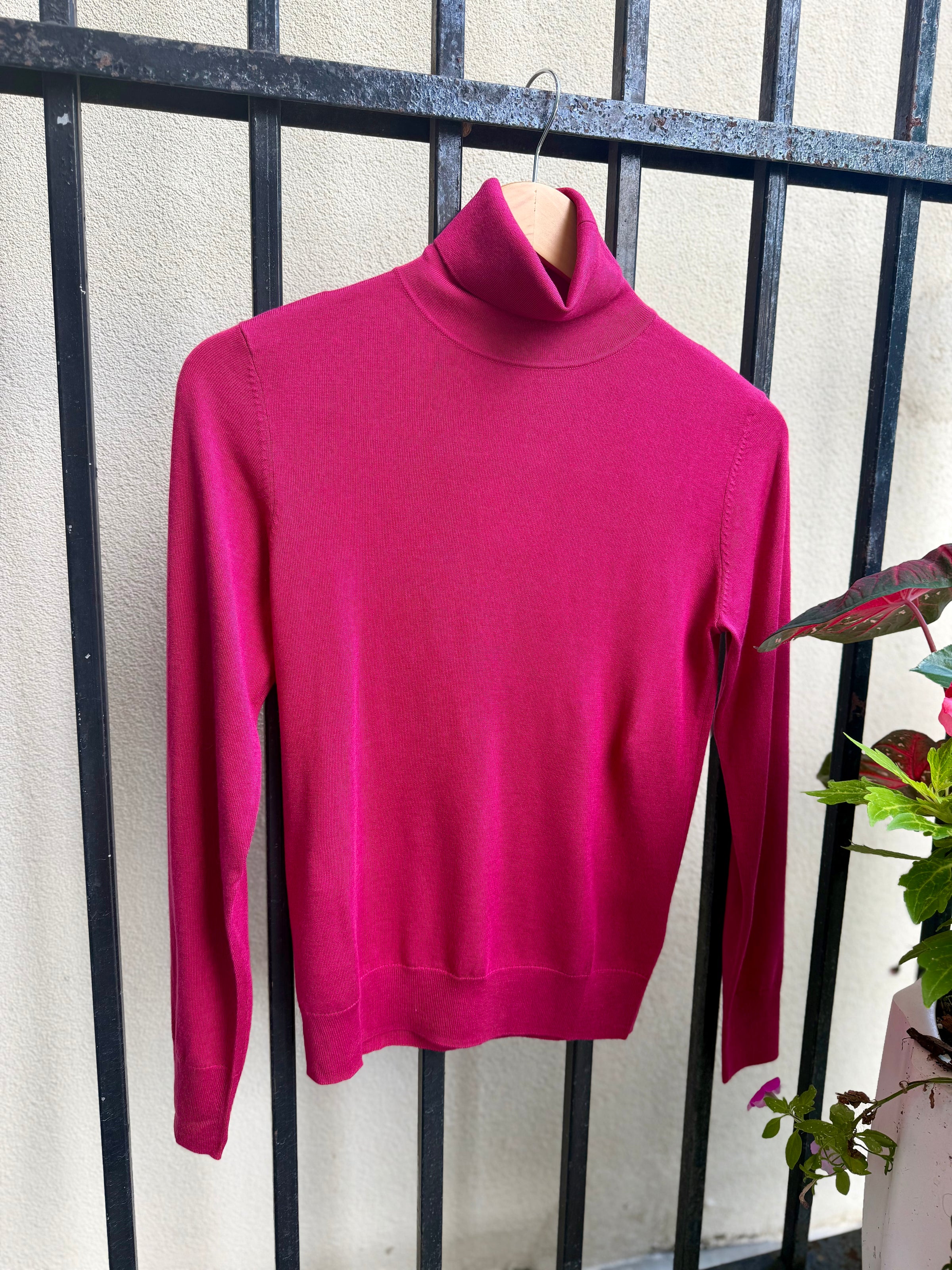 LFSE6-286-kinross-cashmere-fitted-turtleneck-knit-top-in-cranberry-1