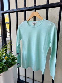 LRSE3-199-kinross-cashmere-long-sleeve-crew-knit-top-in-seaglass-1
