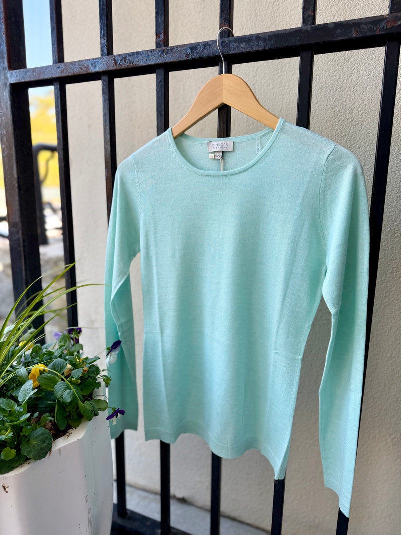 LRSE3-199-kinross-cashmere-long-sleeve-crew-knit-top-in-seaglass-1
