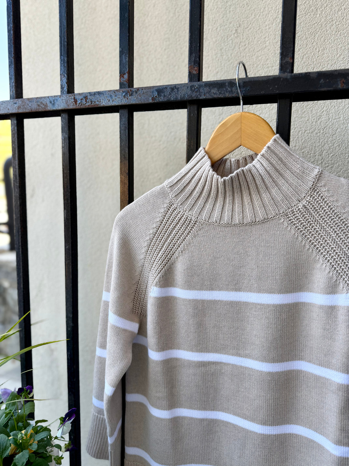 LRSG5-217-kinross-cashmere-stripe-easy-funnel-sweater-dune-white-1
