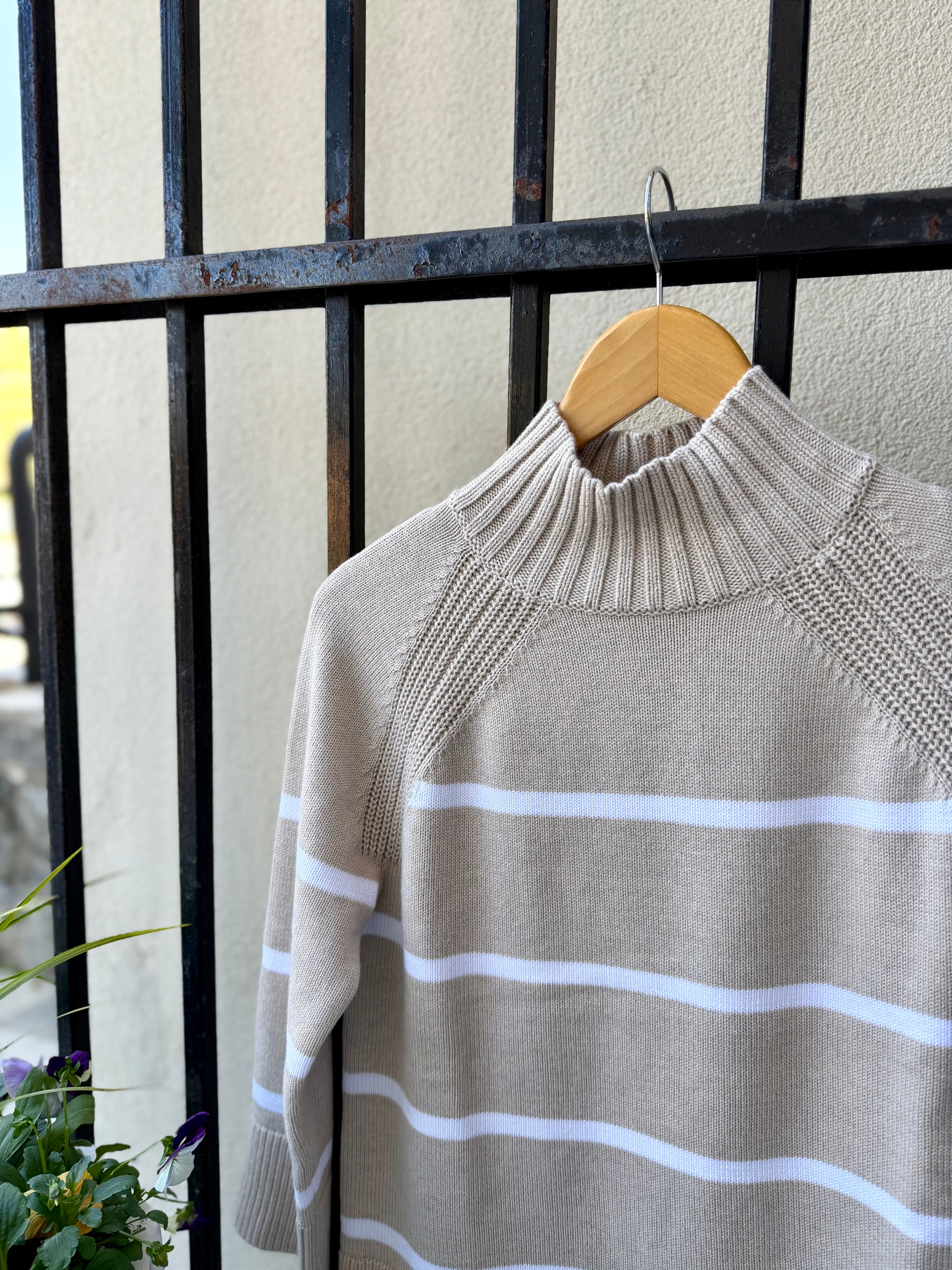 LRSG5-217-kinross-cashmere-stripe-easy-funnel-sweater-dune-white-1