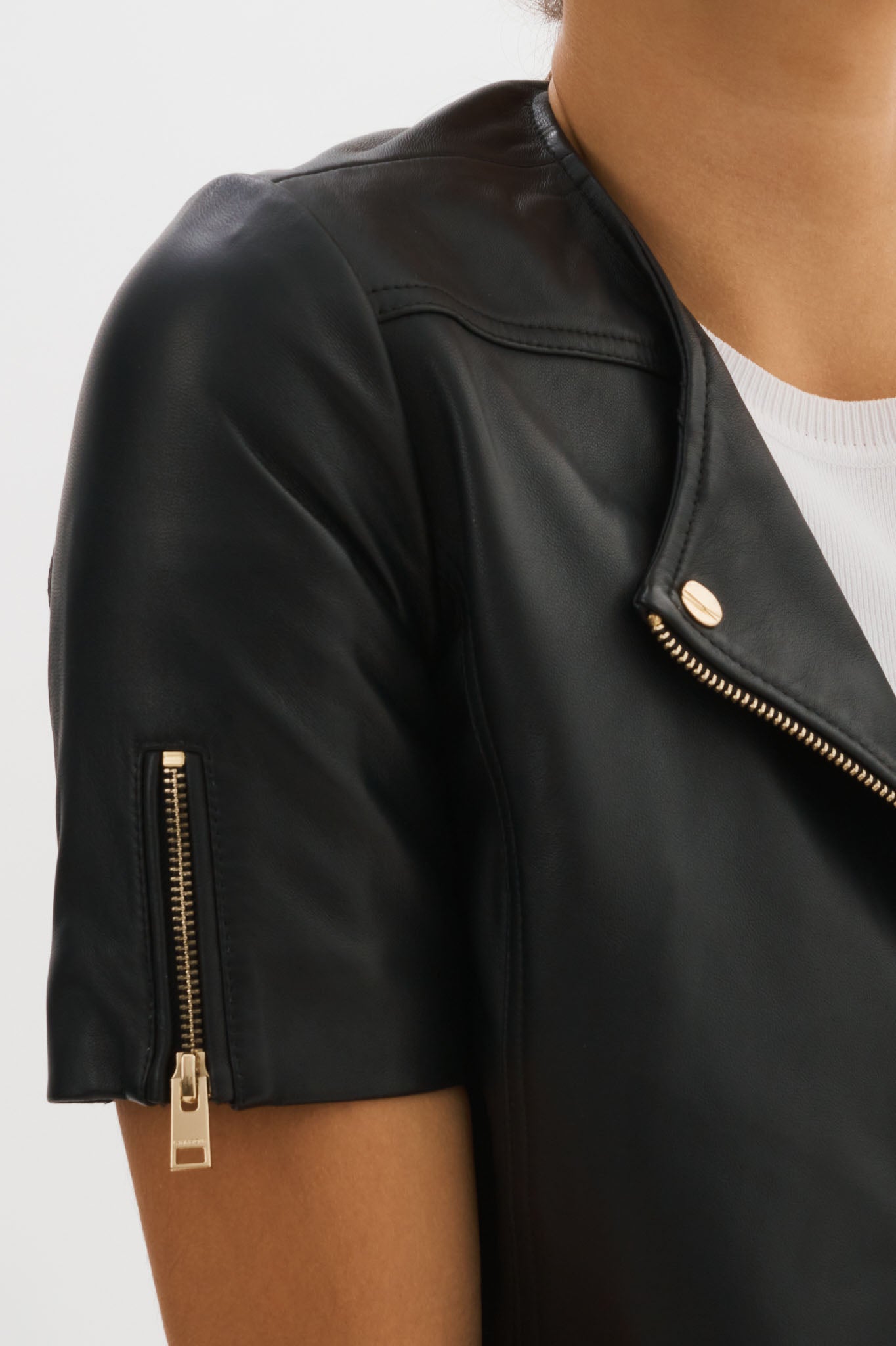 Lamarque Kirsi Cropped Biker Jacket in Black – Poppy's of Atlanta