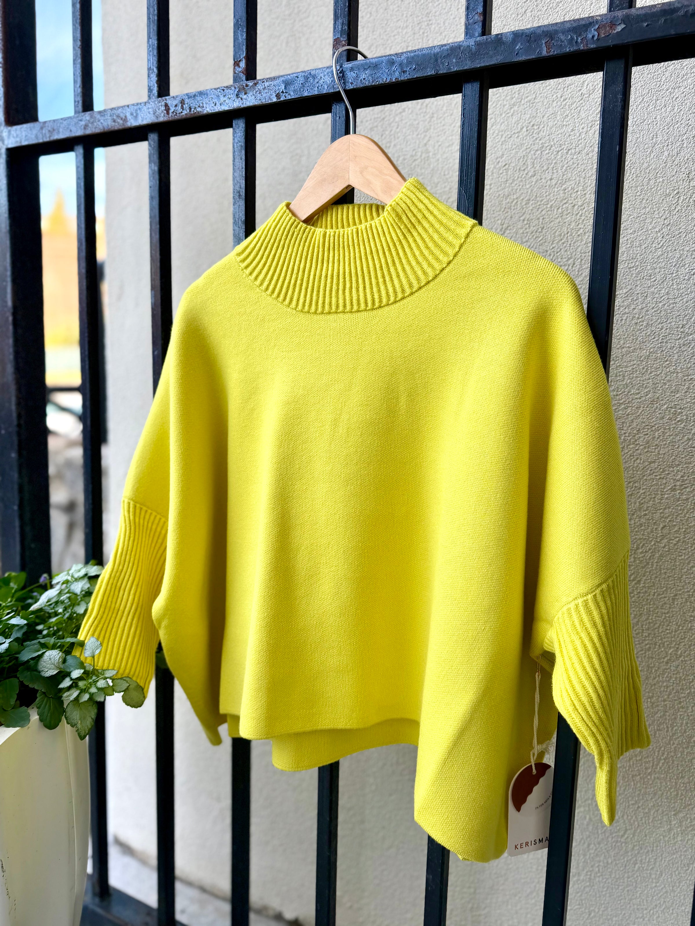 M5154-kerisma-aja-boxy-sweater-laser-lemon-1