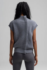 N108CS-new-form-perspective-chunky-stitch-reversible-sweater-vest-in-zinc-1