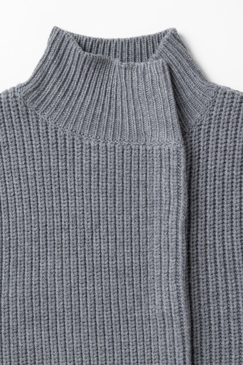 N108CS-new-form-perspective-chunky-stitch-reversible-sweater-vest-in-zinc-1