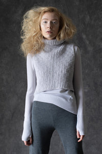 NA23-CW-new-form-perspective-chunky-snap-back-pocket-sweater-vest-in-ice-1