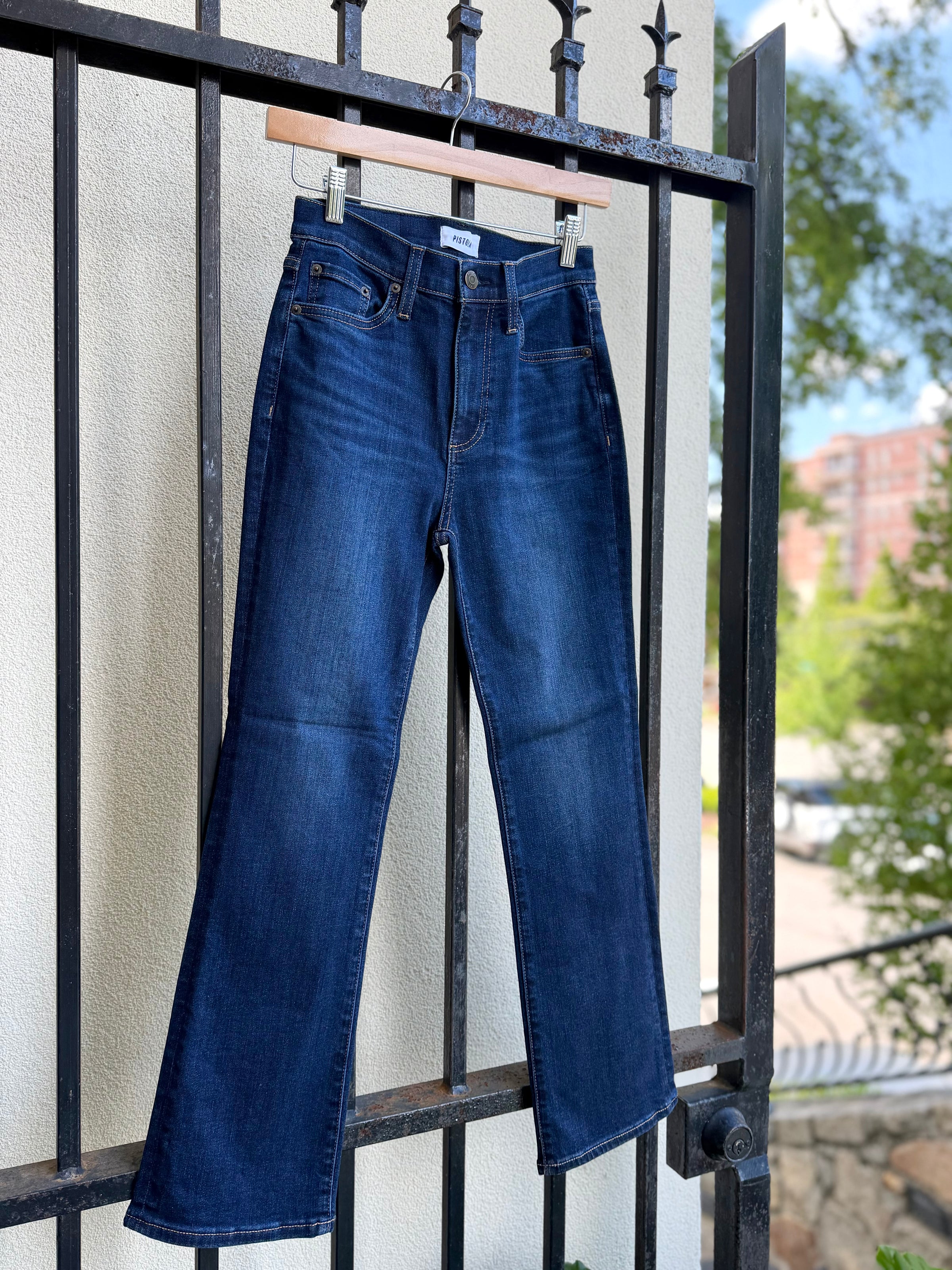 P00016088-DN-pistola-lennon-high-rise-crop-boot-cut-jean-in-starstruck-1