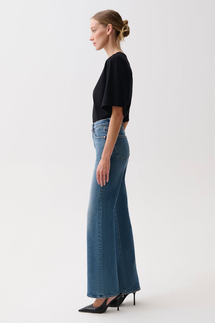 P00016420-QL-pistola-evie-high-rise-slim-boot-jean-in-soho-1