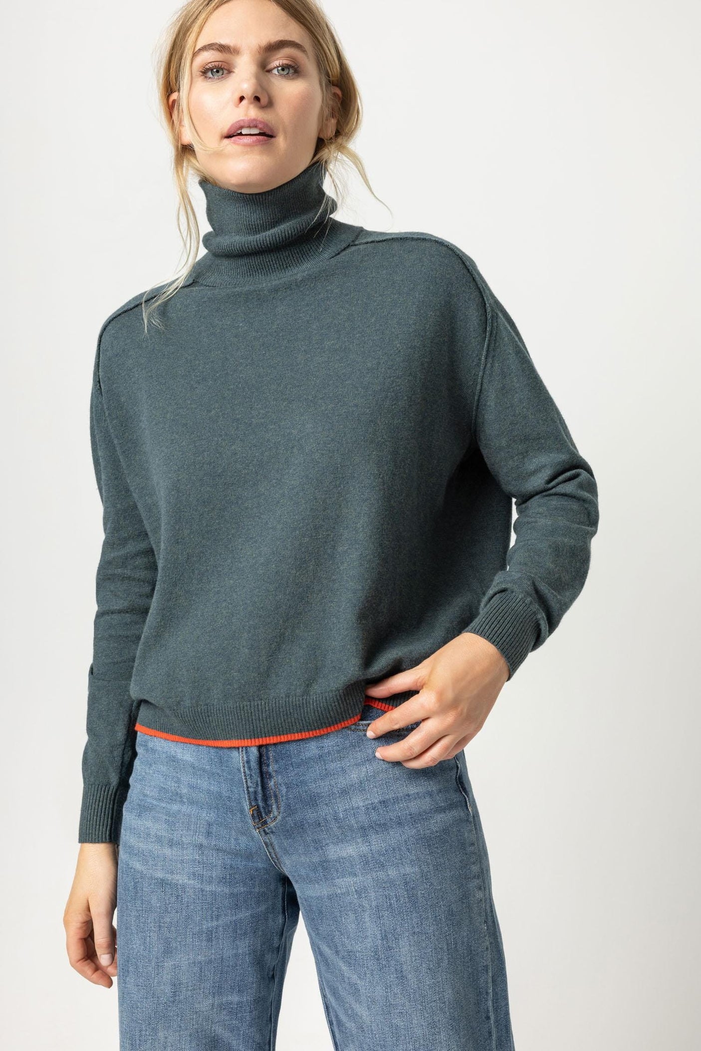 Easy Turtleneck Sweater with Tipping in Spruce