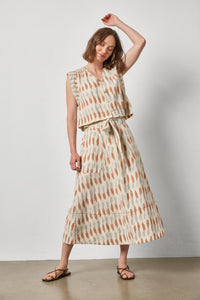 PA3263-lilla-p-shirred-shoulder-top-in-carob-ikat-3