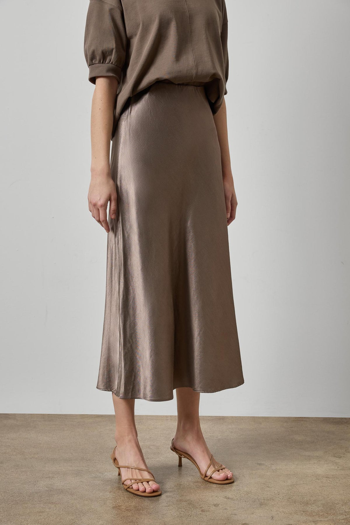 PA3572-Lilla-P-slub-woven-bias-skirt-shiitake-1