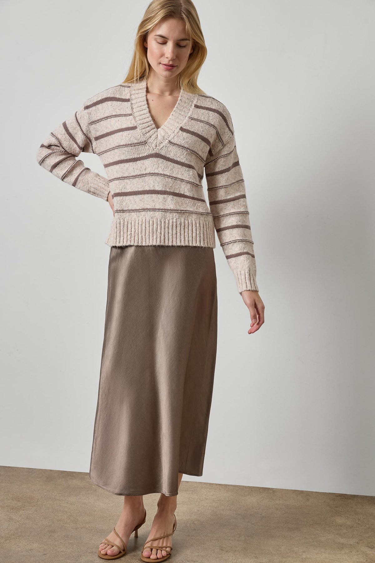 PA3572-Lilla-P-slub-woven-bias-skirt-shiitake-1