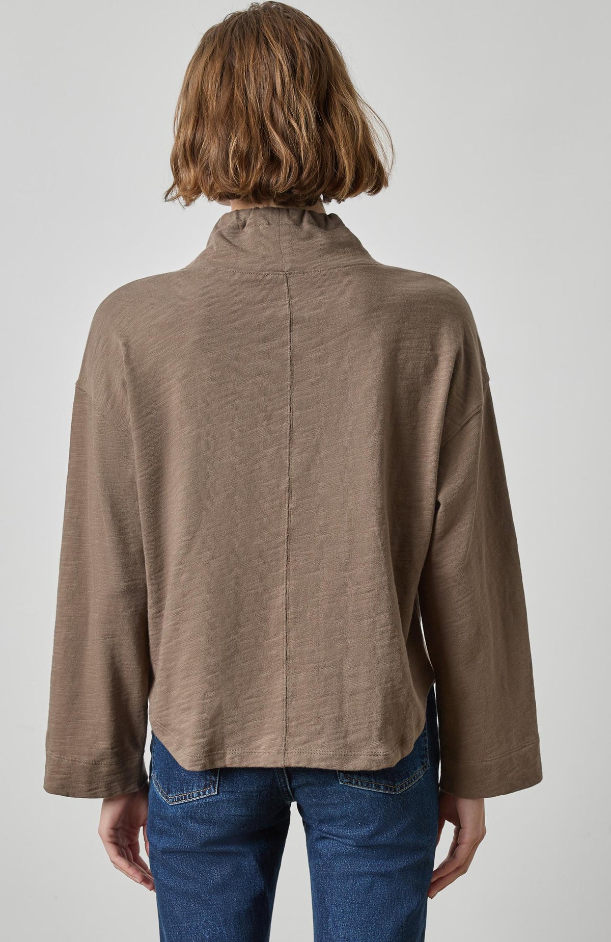 PA3615-Lilla-P-kangaroo-pocket-drop-shoulder-top-shiitake-1