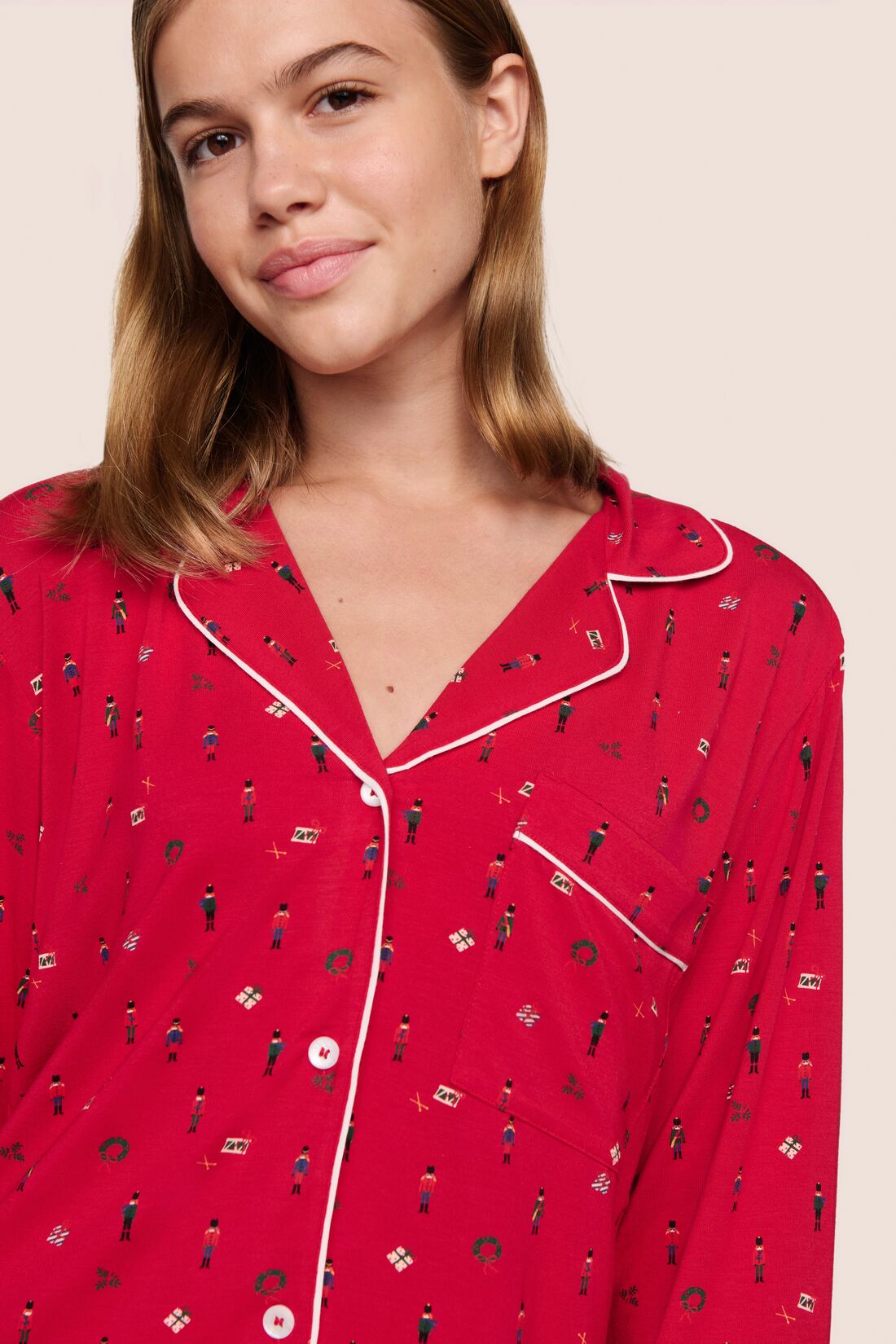 PJ1141-eberjey-giselle-long-pj-set-in-holly-red-nutcracker-7