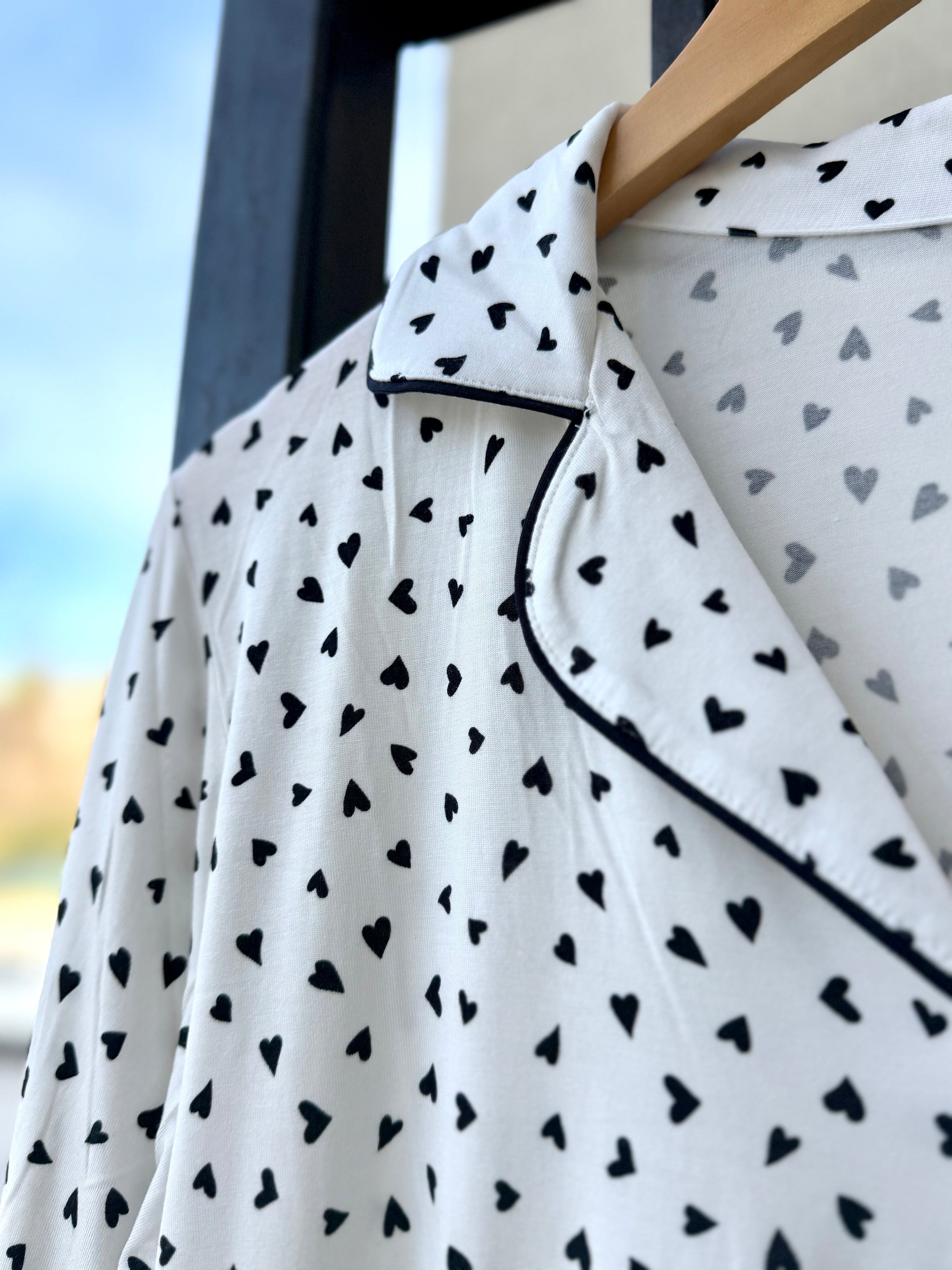 PJ1141-gisele-long-pj-set-in-black-hearts-1