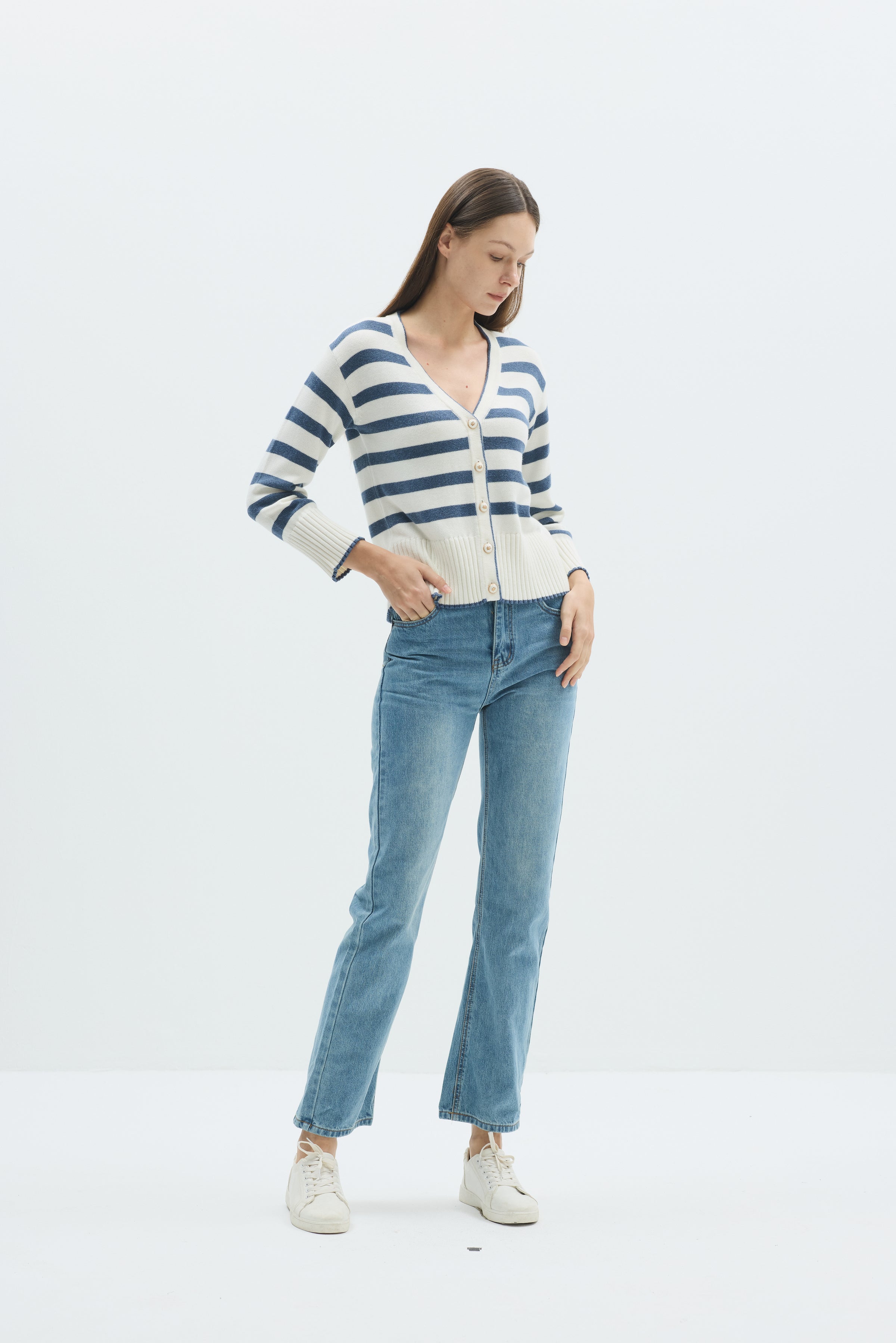 PLT3716-pissenlit-stripe-cashmere-cardigan-in-ivory-indigo-1
