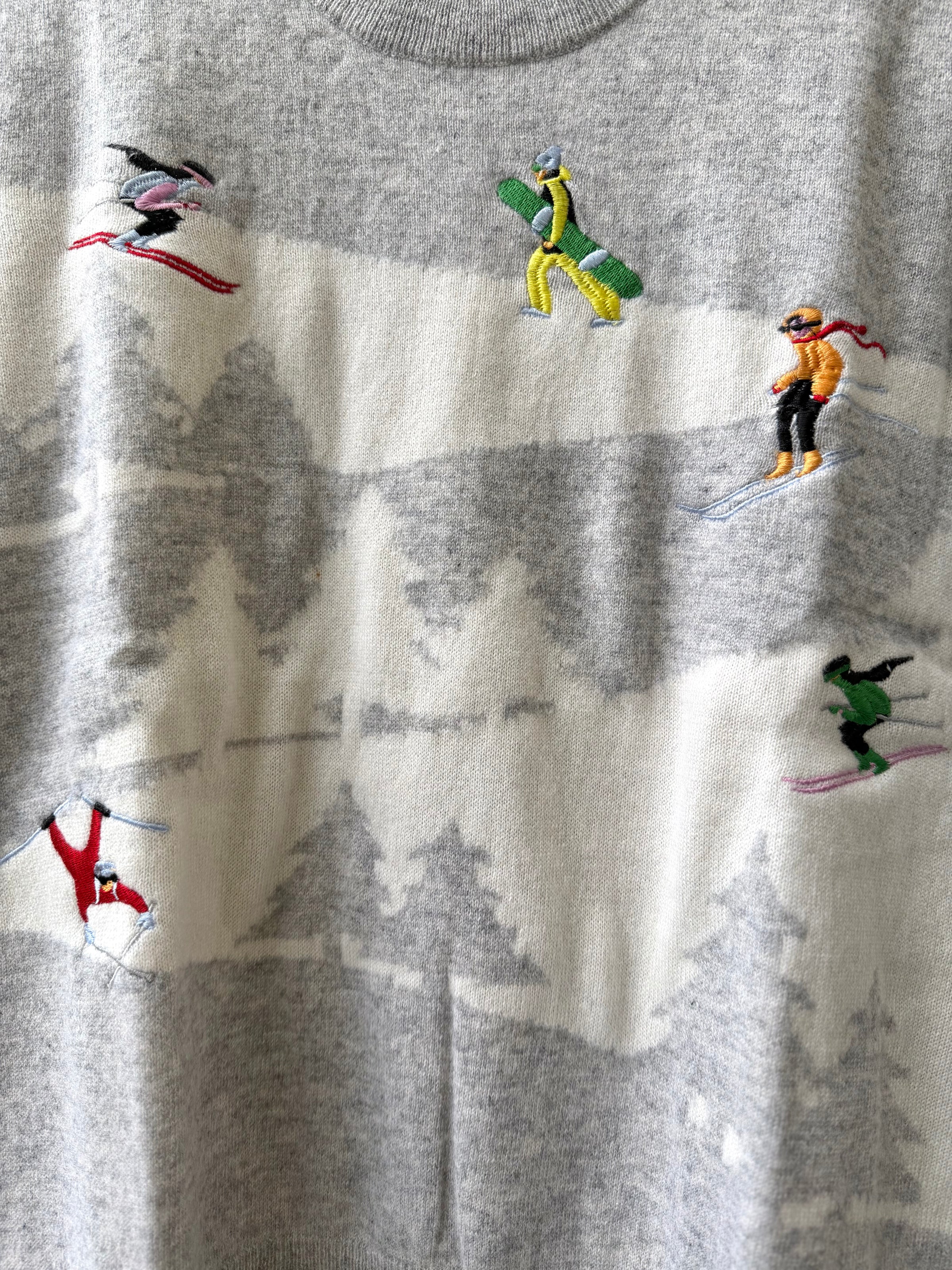 R13597-autumn-cashmere-snowscape-with-skier-sweater-in-cinderblock-combo-1