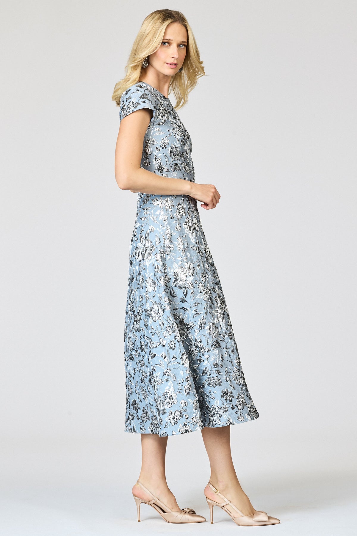 R261D08-040-sachin-and-babi-jackie-dress-in-pewter-gardens-1